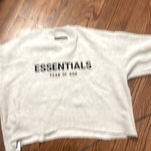 Great quality it's a fear of god sweater and it looks better on you 🔥